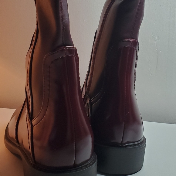 Elegant Burgundy Two-tone Women's Low Heel Boots - Picture 6 of 15